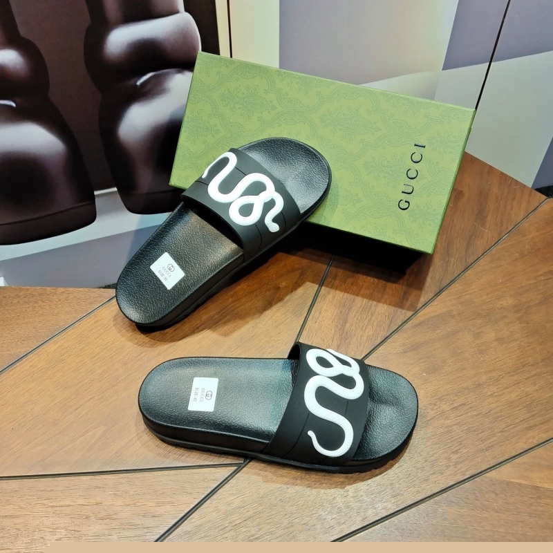 G*u*i slippers